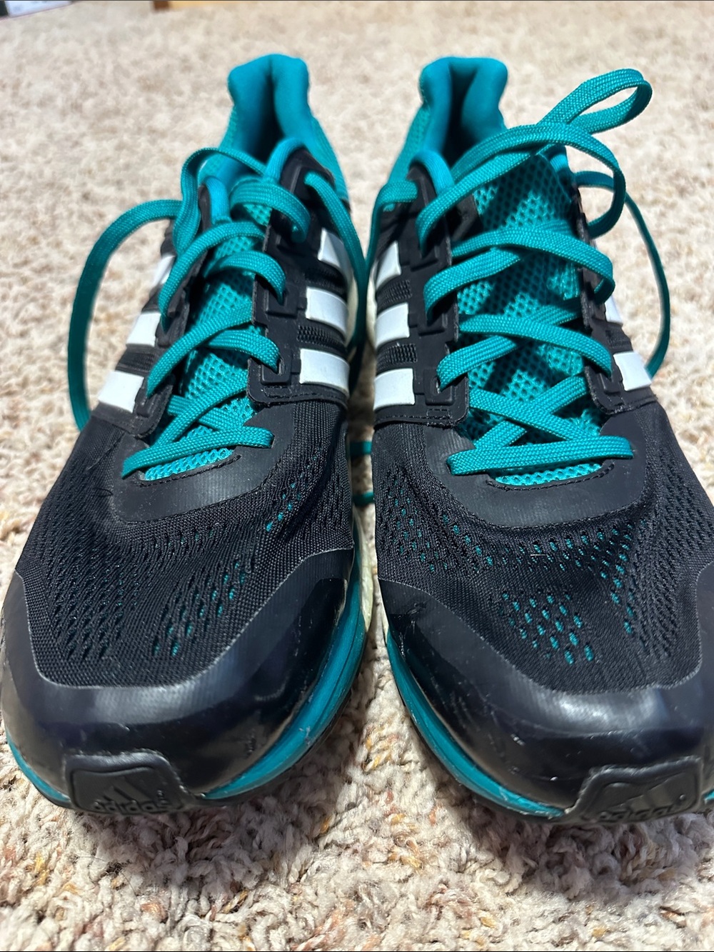 Men’s Adidas tennis shoes - Picture 3 of 7
